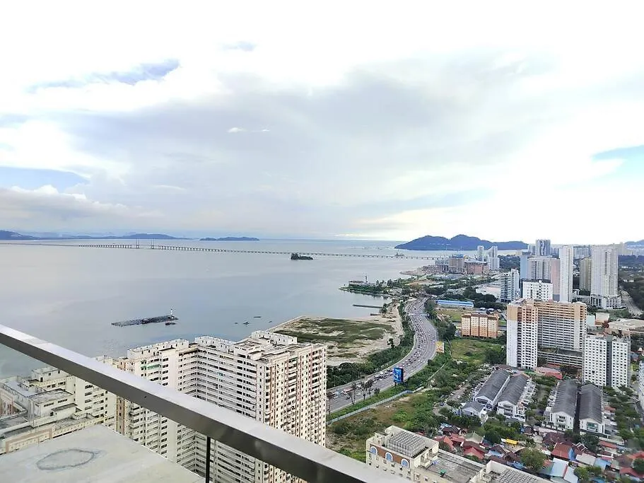 Seaview Infinity Pool #6Pax #2Bedroom #2Bathroom Jelutong Малайзия