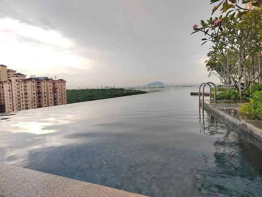 Seaview Infinity Pool #6Pax #2Bedroom #2Bathroom Jelutong 0*,