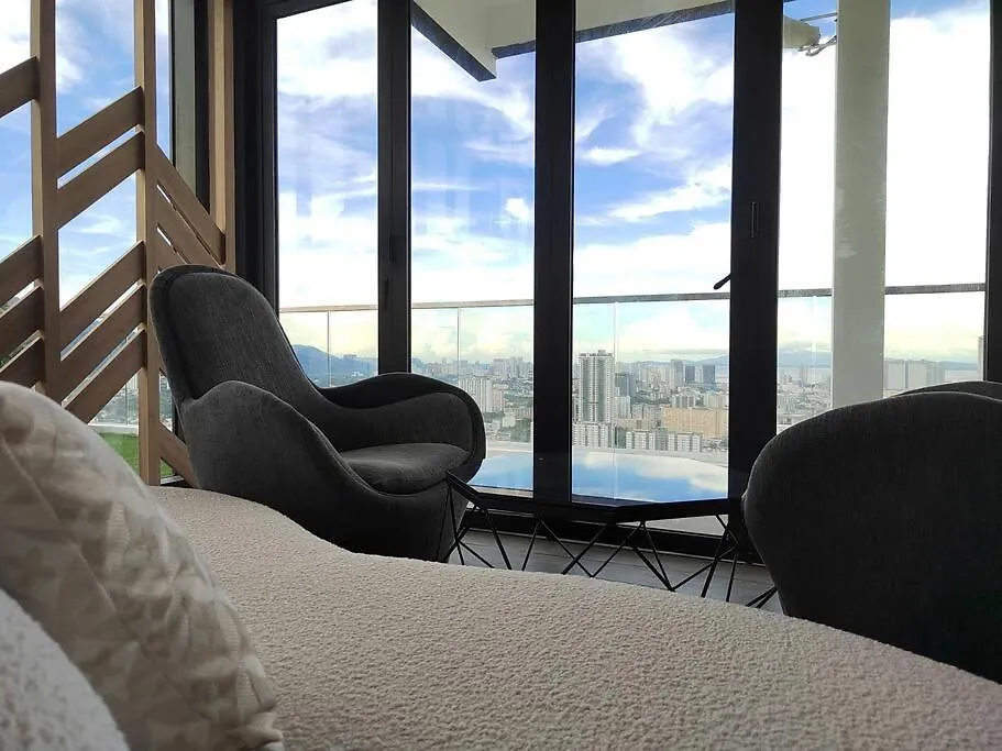 Seaview Infinity Pool #6Pax #2Bedroom #2Bathroom Jelutong Малайзия