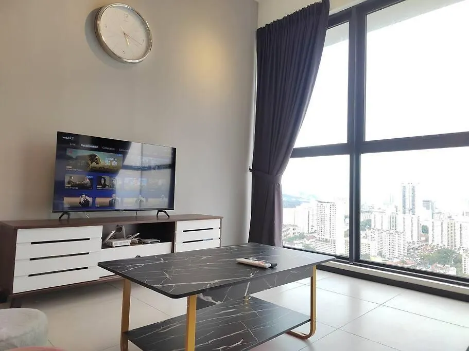 Seaview Infinity Pool #6Pax #2Bedroom #2Bathroom Jelutong アパート