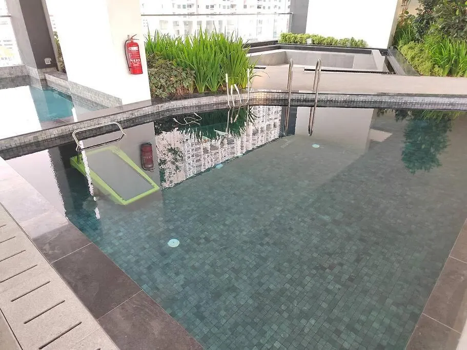 Seaview Infinity Pool #6Pax #2Bedroom #2Bathroom Jelutong 0*,