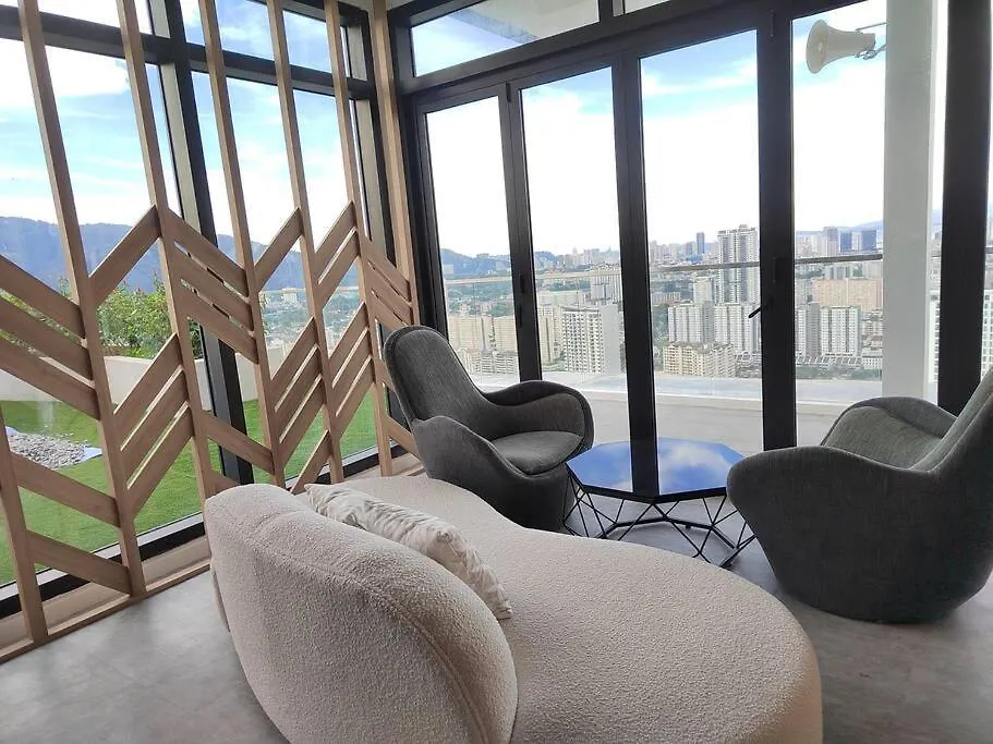 Seaview Infinity Pool #6Pax #2Bedroom #2Bathroom Jelutong 0*,  マレーシア