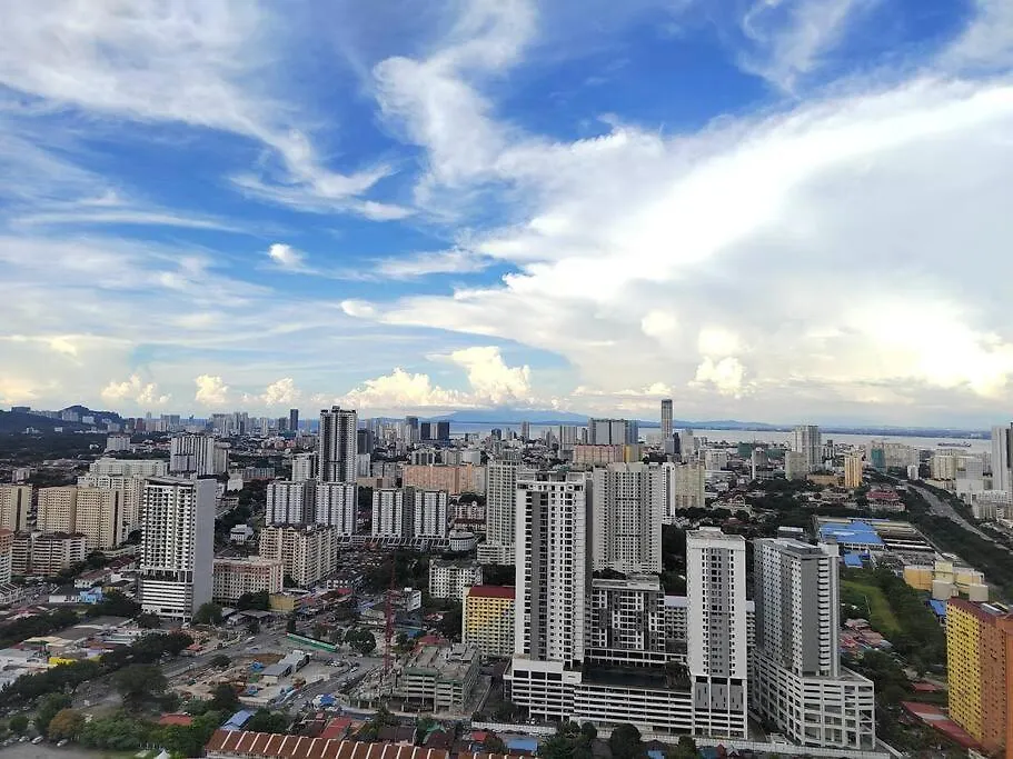 アパート Seaview Infinity Pool #6Pax #2Bedroom #2Bathroom Jelutong マレーシア